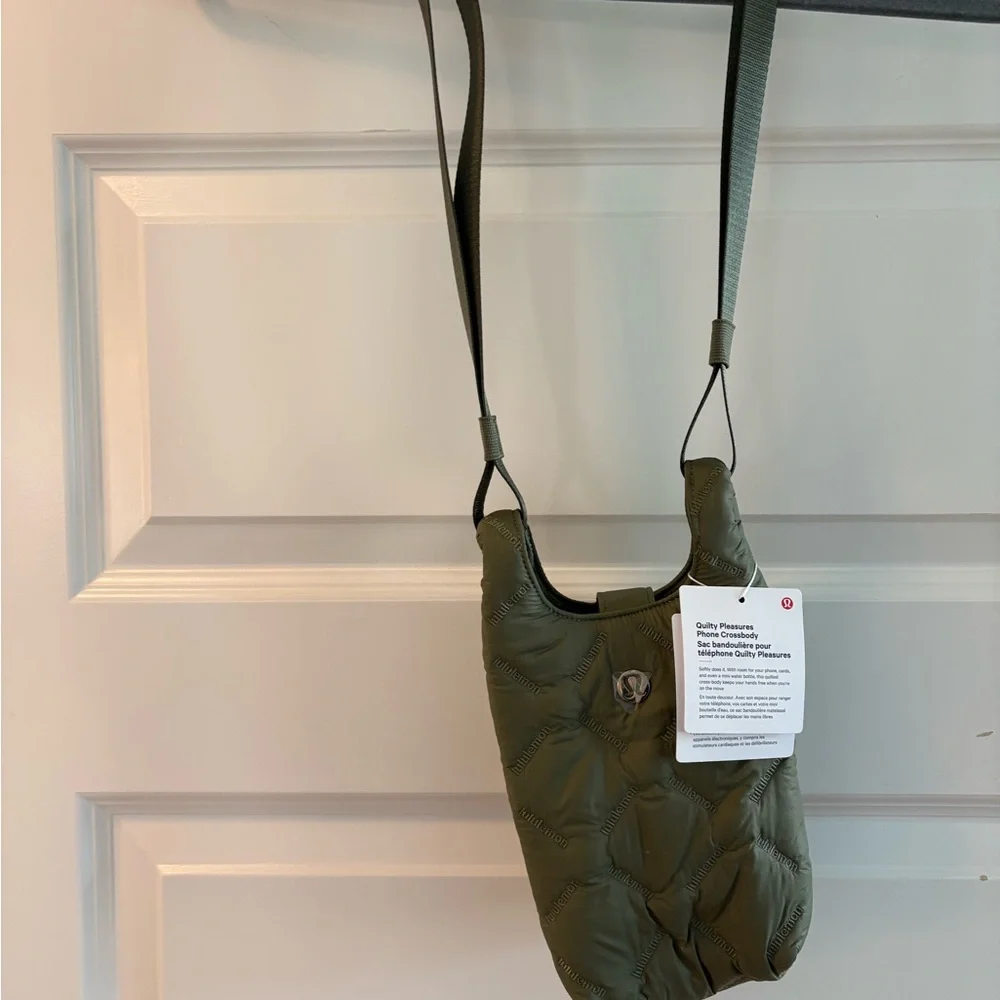 Lululemon Quilty Pleasures Phone Crossbody NWT - Picture 3 of 4